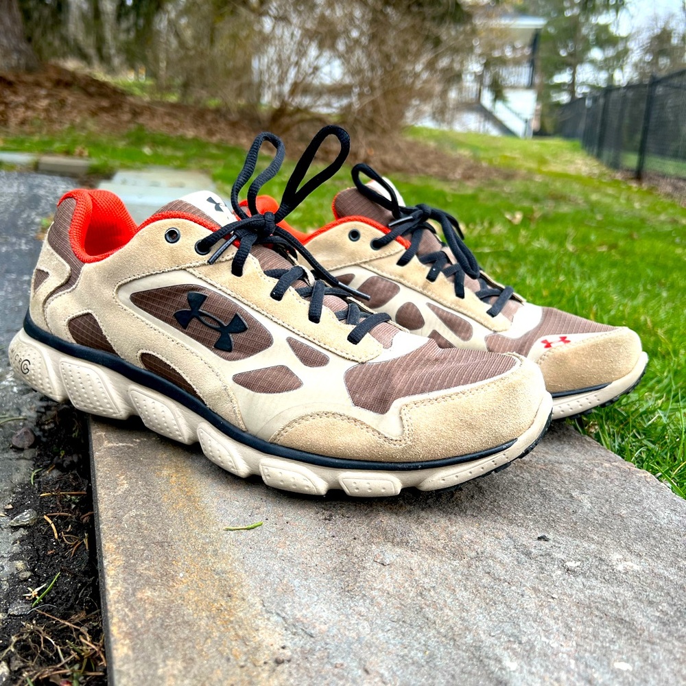 Under Armour Tan/Orange Trail Sneakers Men’s Sz 12